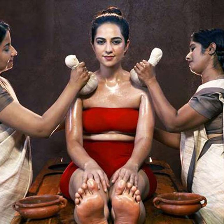 Patra Pinda Sweda (Ela Kizhi) Ayurvedic herbal poultice massage therapy at Brahmi Ayurvedic Healing center in Dubai